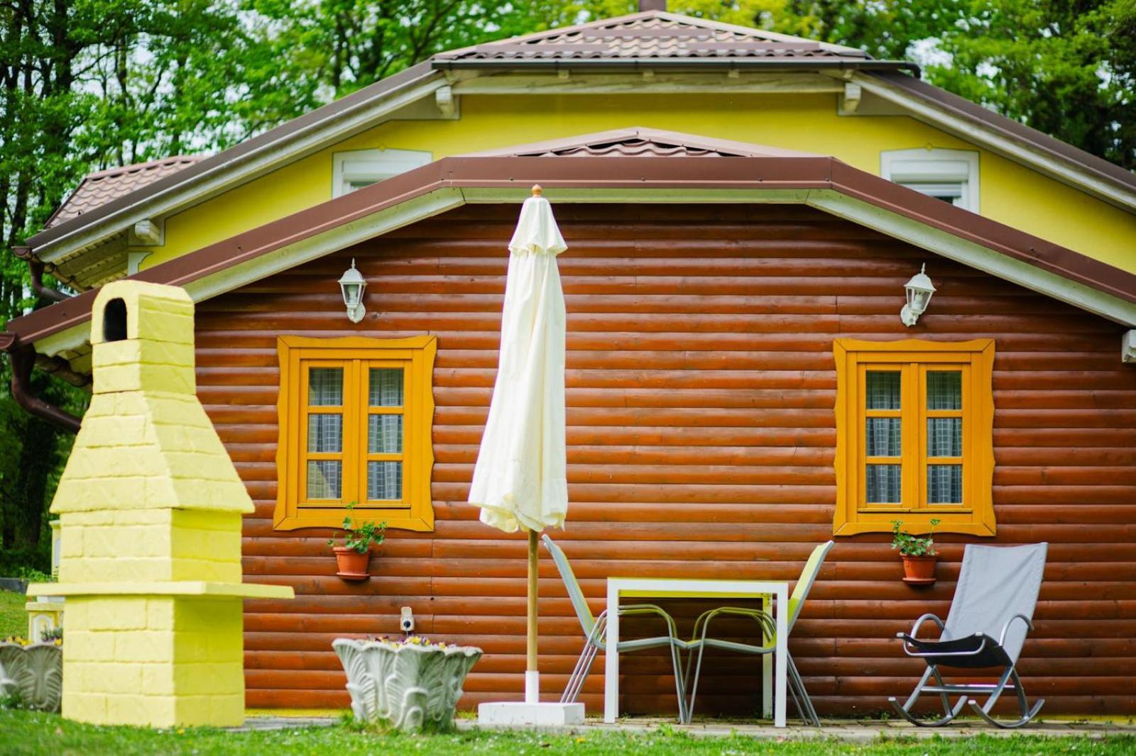 Apartman Sunny Hills คาปรินา ภายนอก รูปภาพ