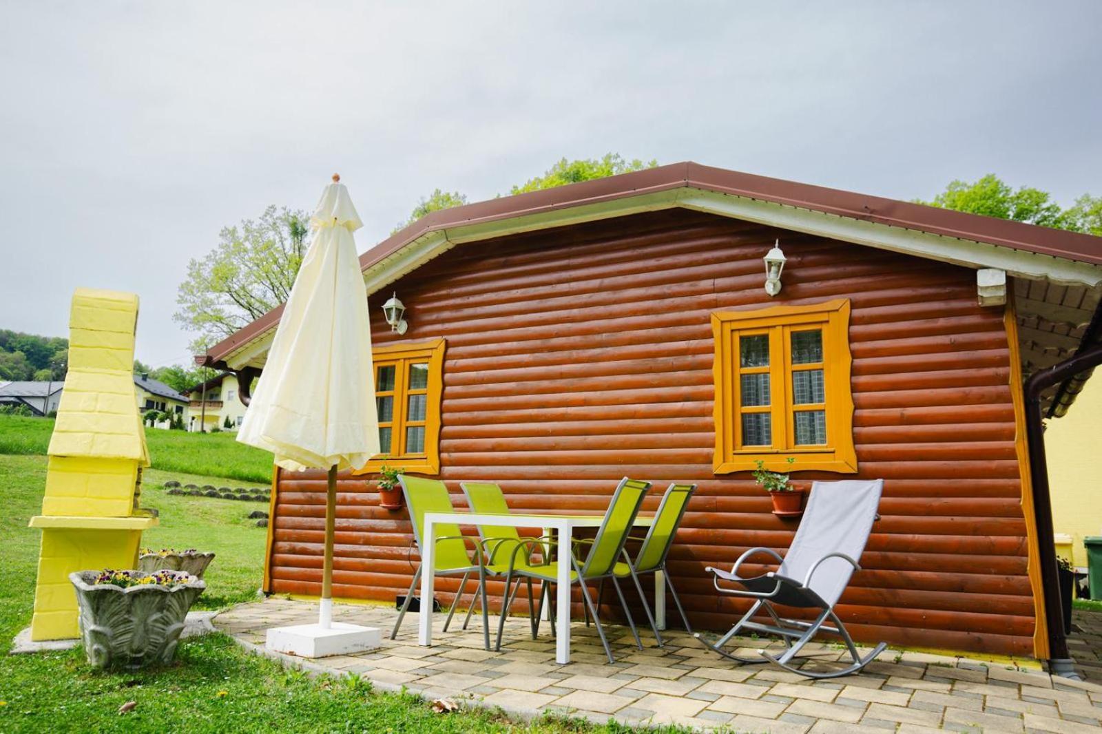 Apartman Sunny Hills คาปรินา ภายนอก รูปภาพ